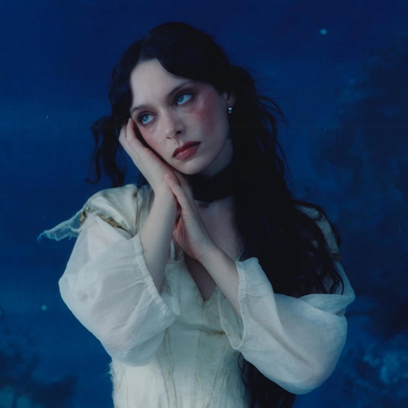 Holly Humberstone - Cruel WorldHolly-Humberstone-Cruel-World.jpg